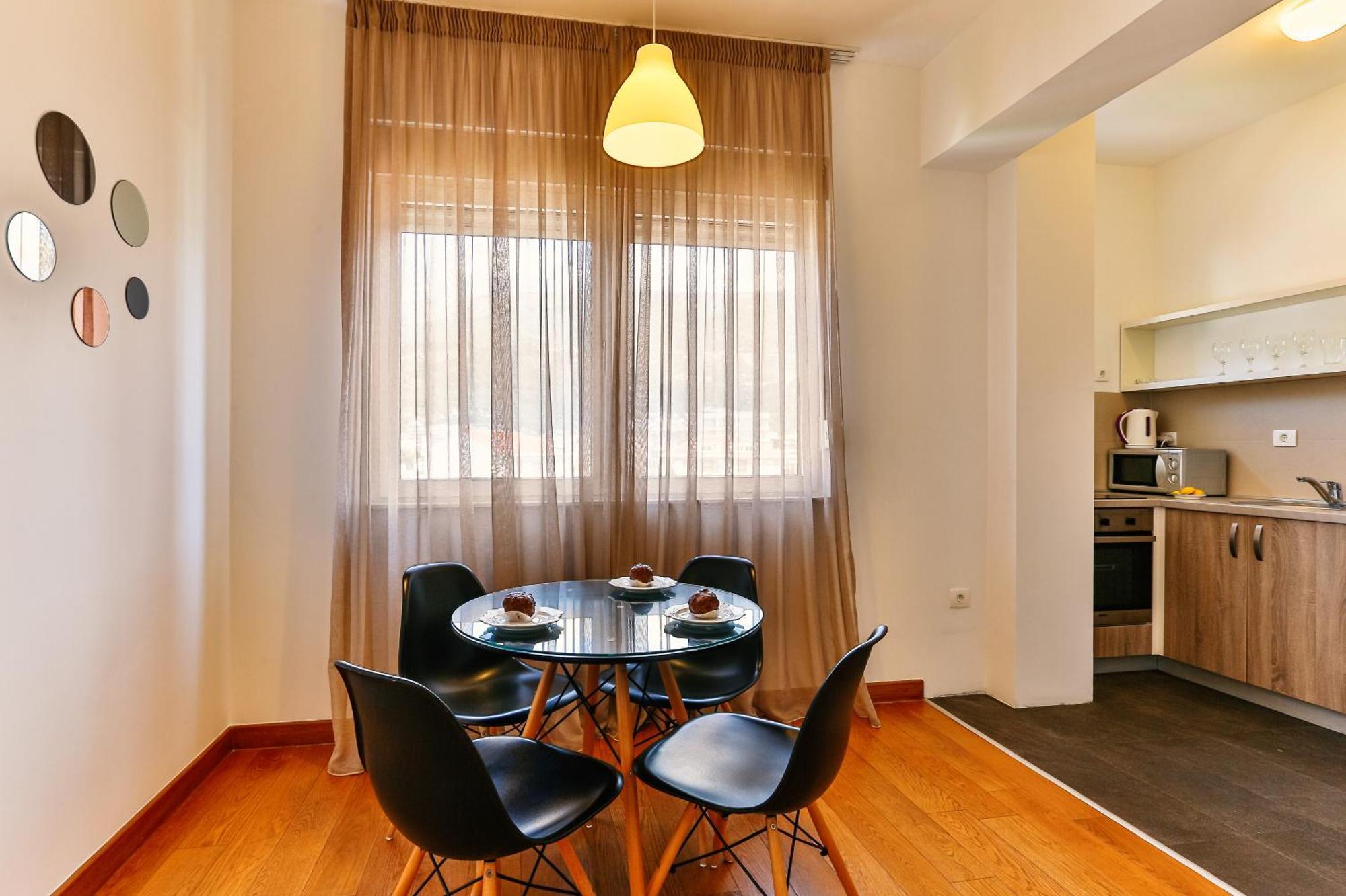 Montesun Apartments Budva Bilik gambar