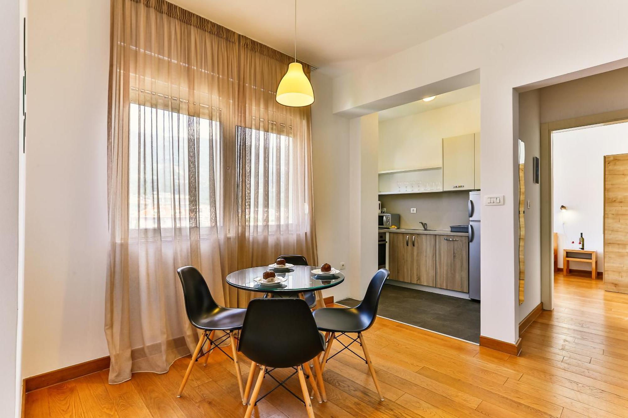 Montesun Apartments Budva Bilik gambar